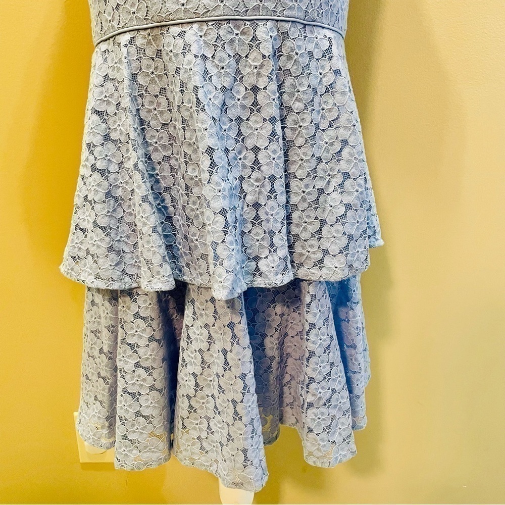 Gal Meets Glam Daisy Blue Lace Tiered Dress Size 12 - Picture 4 of 10